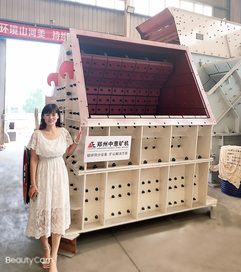 大口三腔歐版反擊式破碎機(jī)