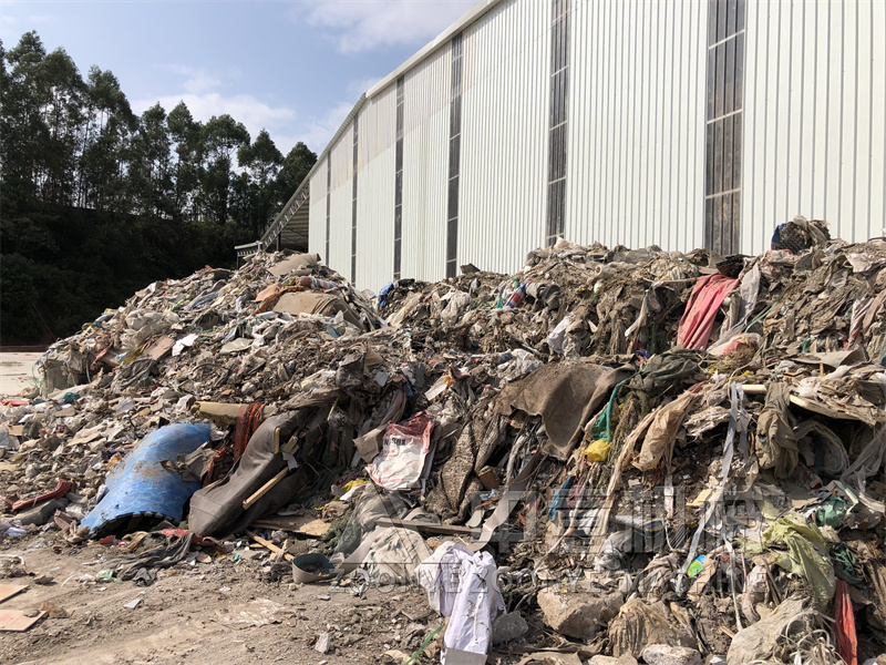 IMG_0975.jpg IMG_0975.jpg