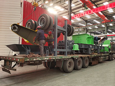 發(fā)貨日！鄭州中意輪胎式移動高效細碎機發(fā)往客戶現(xiàn)場