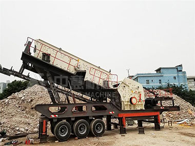 浙江建筑垃圾資源化利用現(xiàn)場,移動破碎機表演吃垃圾吐砂石