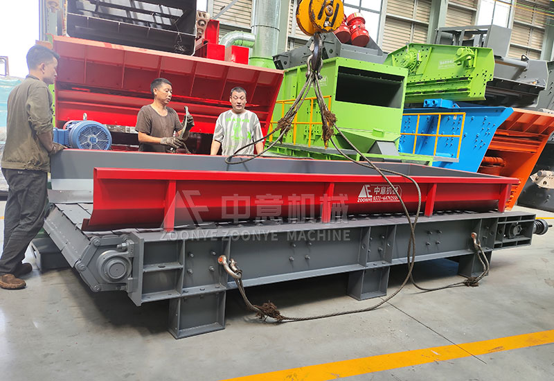 板鏈給料機(jī).jpg 板鏈給料機(jī)