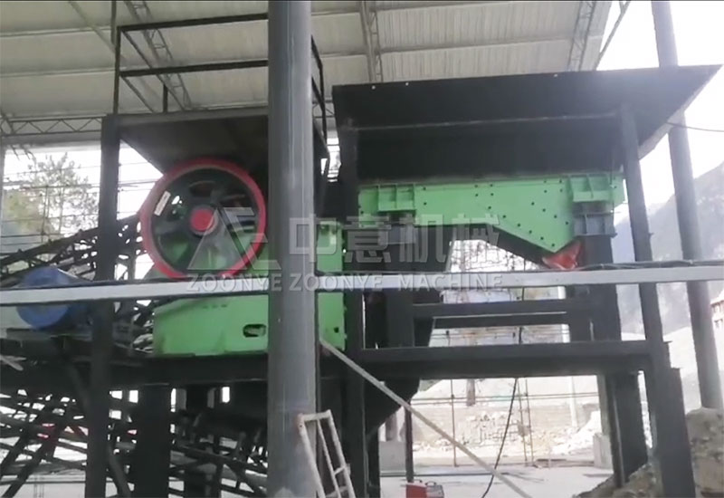 顎式破碎機(jī)+鏈板給料機(jī) 裝修垃圾處理生產(chǎn)線(xiàn)現(xiàn)場(chǎng)-棒條弛張篩