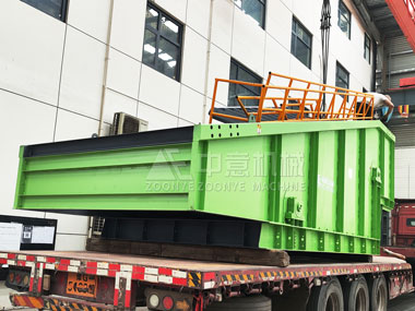 高效篩分！中意機(jī)械裝修垃圾設(shè)備駛向客戶現(xiàn)場(chǎng)