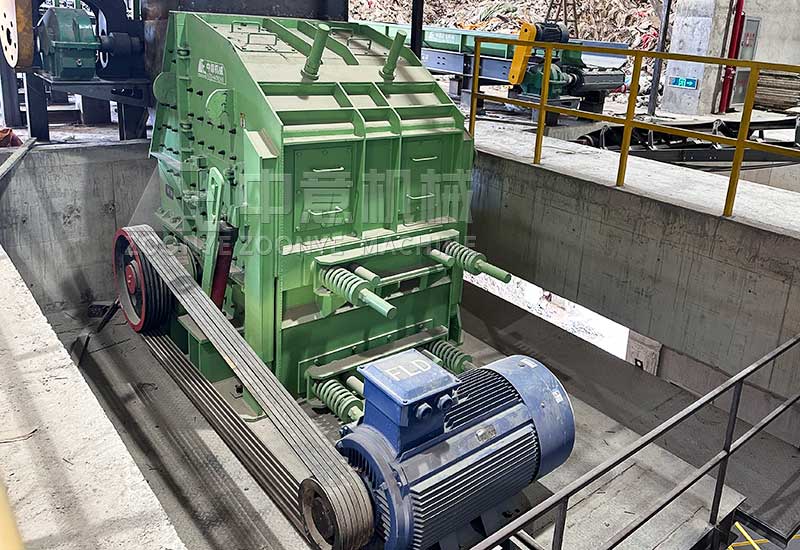 反擊式破碎機(jī) 反擊式破碎機(jī)