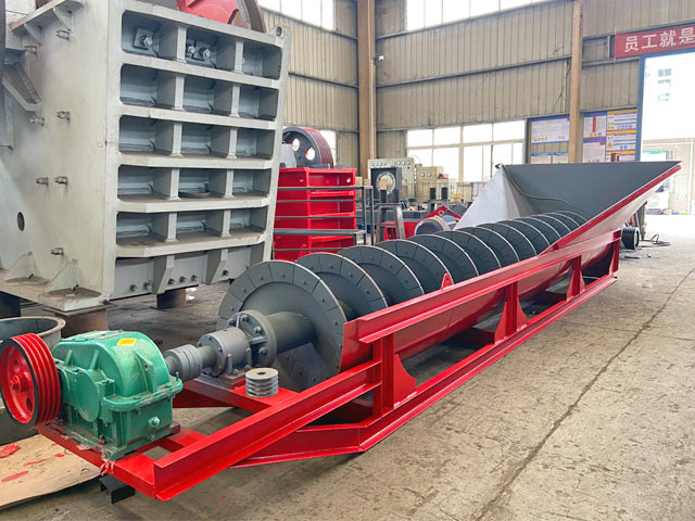 時產(chǎn)150噸石料廠碎石生產(chǎn)線設(shè)備出口國外