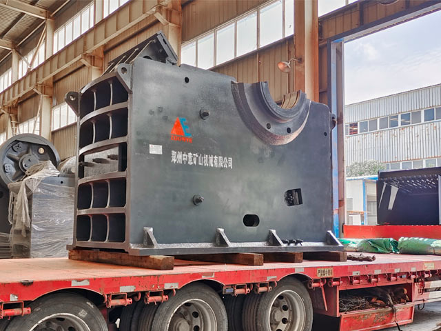 鄭州中意PE900&times;1060顎式破碎機發(fā)貨啟程河北